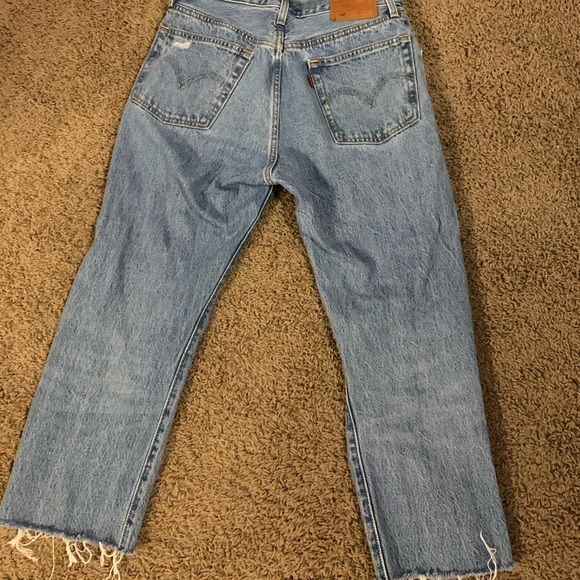 501 distressed levis - Picture 2 of 2